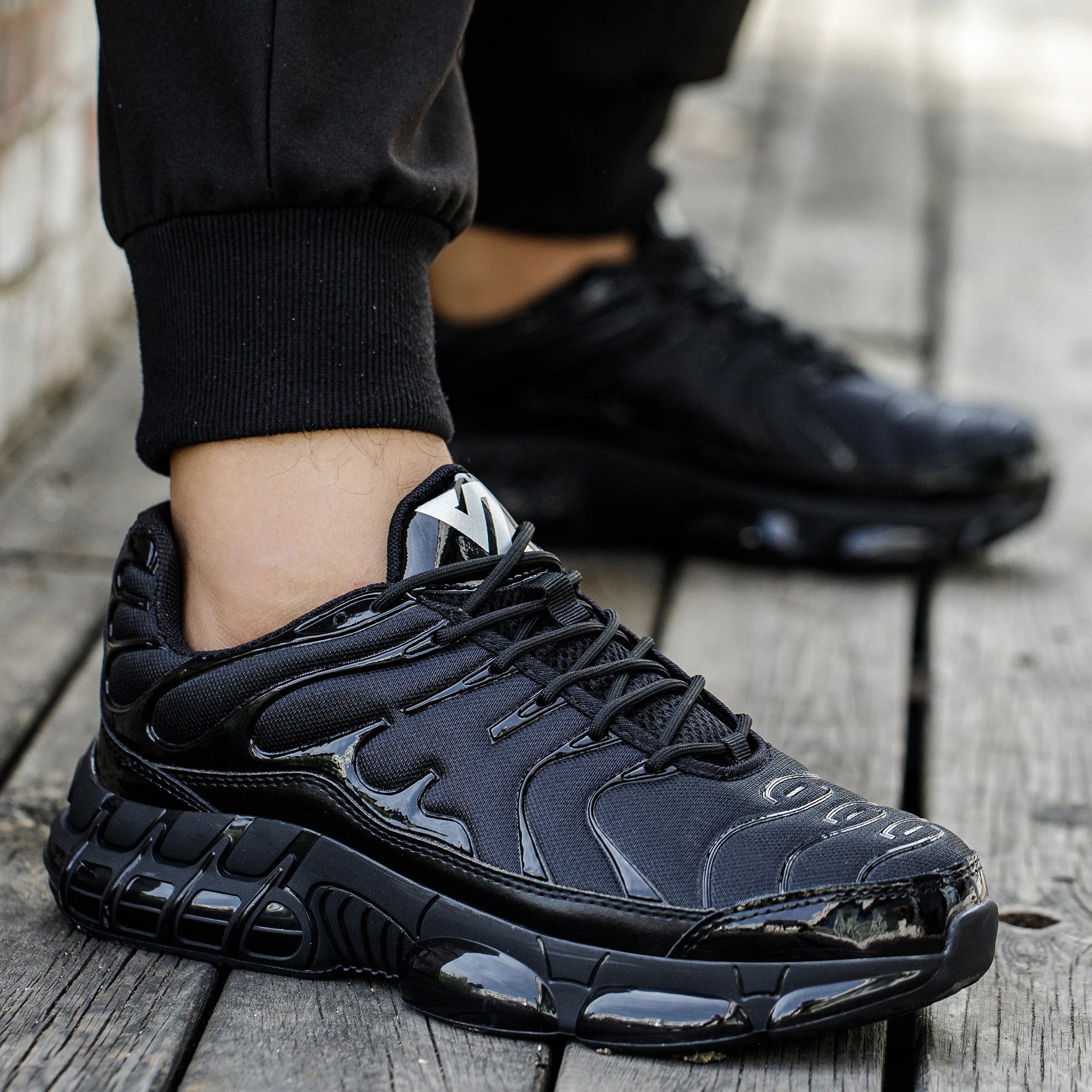 Mens Steel Toe Work Shoes Low Top Adjustable Comfortable Safety Shoes Slip Resistant Work Sneakers Anti-Puncture Anti-smash